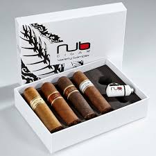 Nub 4-Cigar Taster Pack + Punch Cutter